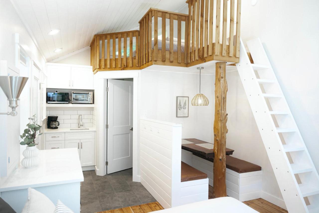 אוקלולט Surfs Inn Guesthouse & Cottages מראה חיצוני תמונה